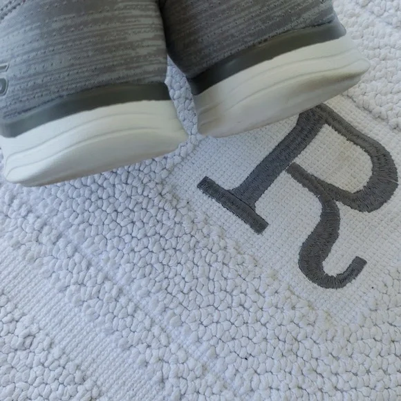 SKECHERS SLIP-ONS - Picture 8 of 10